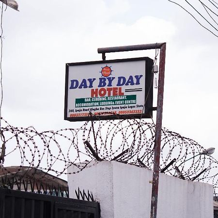 Day By Day Hotel Lagos Bagian luar foto