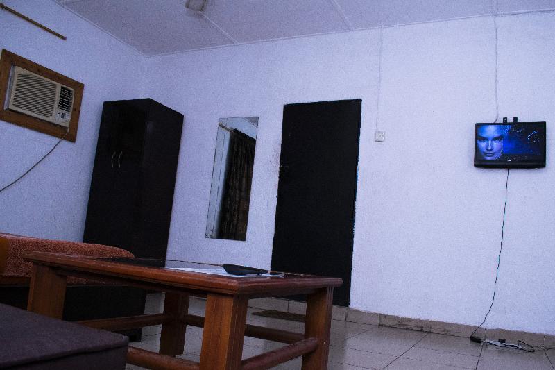 Day By Day Hotel Lagos Bagian luar foto