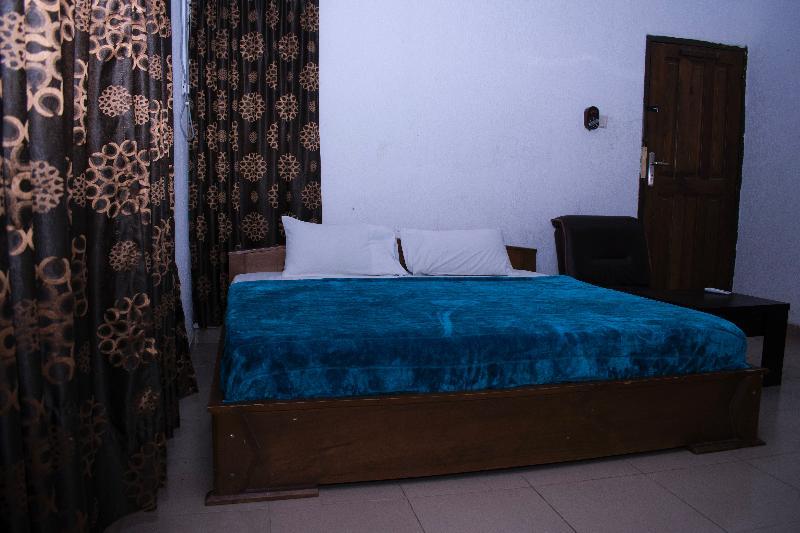 Day By Day Hotel Lagos Bagian luar foto