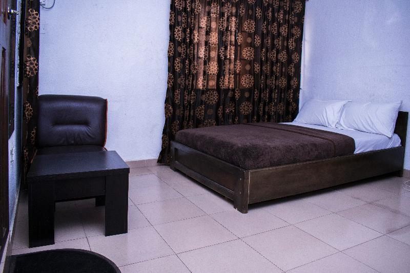 Day By Day Hotel Lagos Bagian luar foto