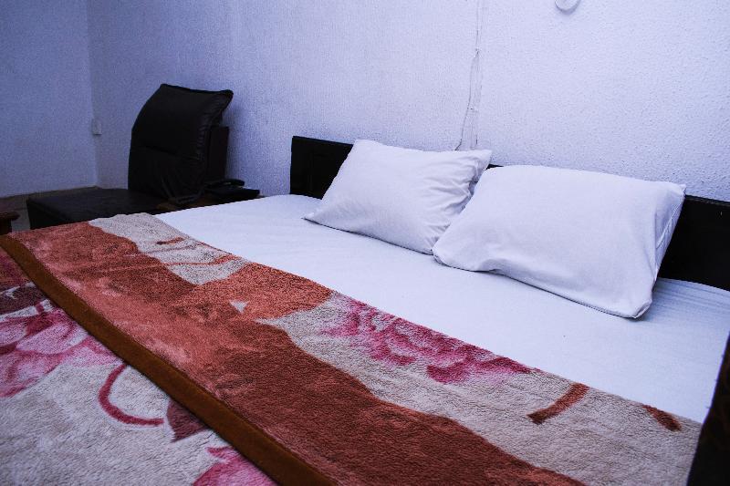 Day By Day Hotel Lagos Bagian luar foto
