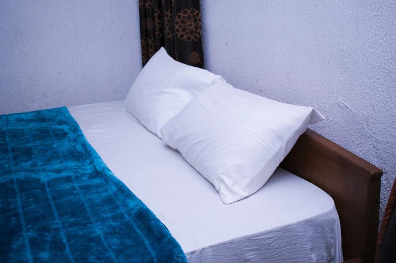 Day By Day Hotel Lagos Bagian luar foto