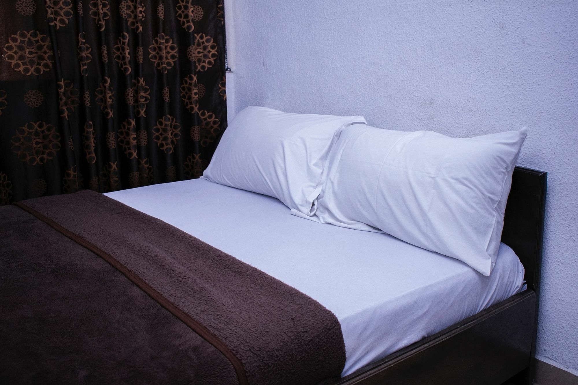 Day By Day Hotel Lagos Bagian luar foto